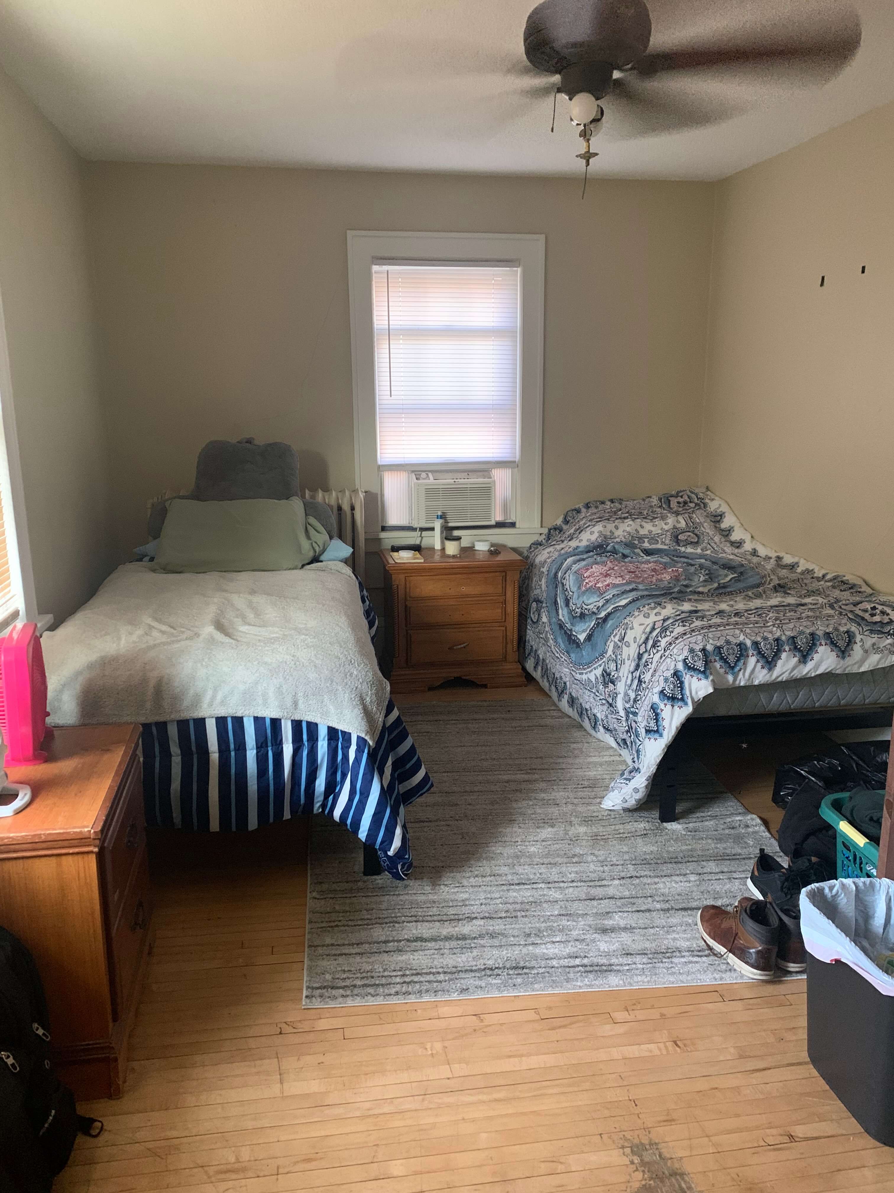 866-868 Bedroom 1